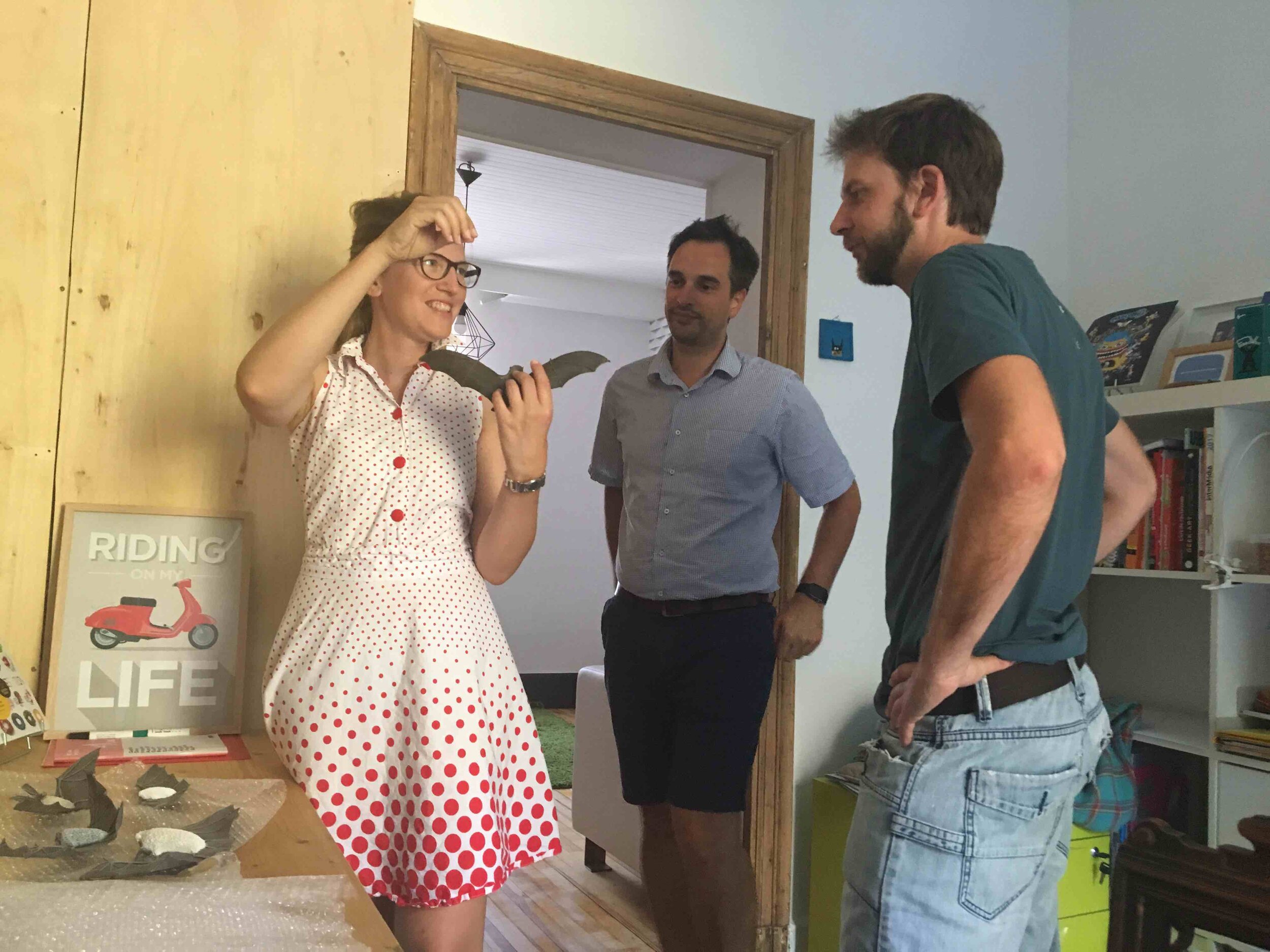 Hélène Ducrocq, Pierre Dron et Boris Misiak dans les studios de Citron Bien Cinéma