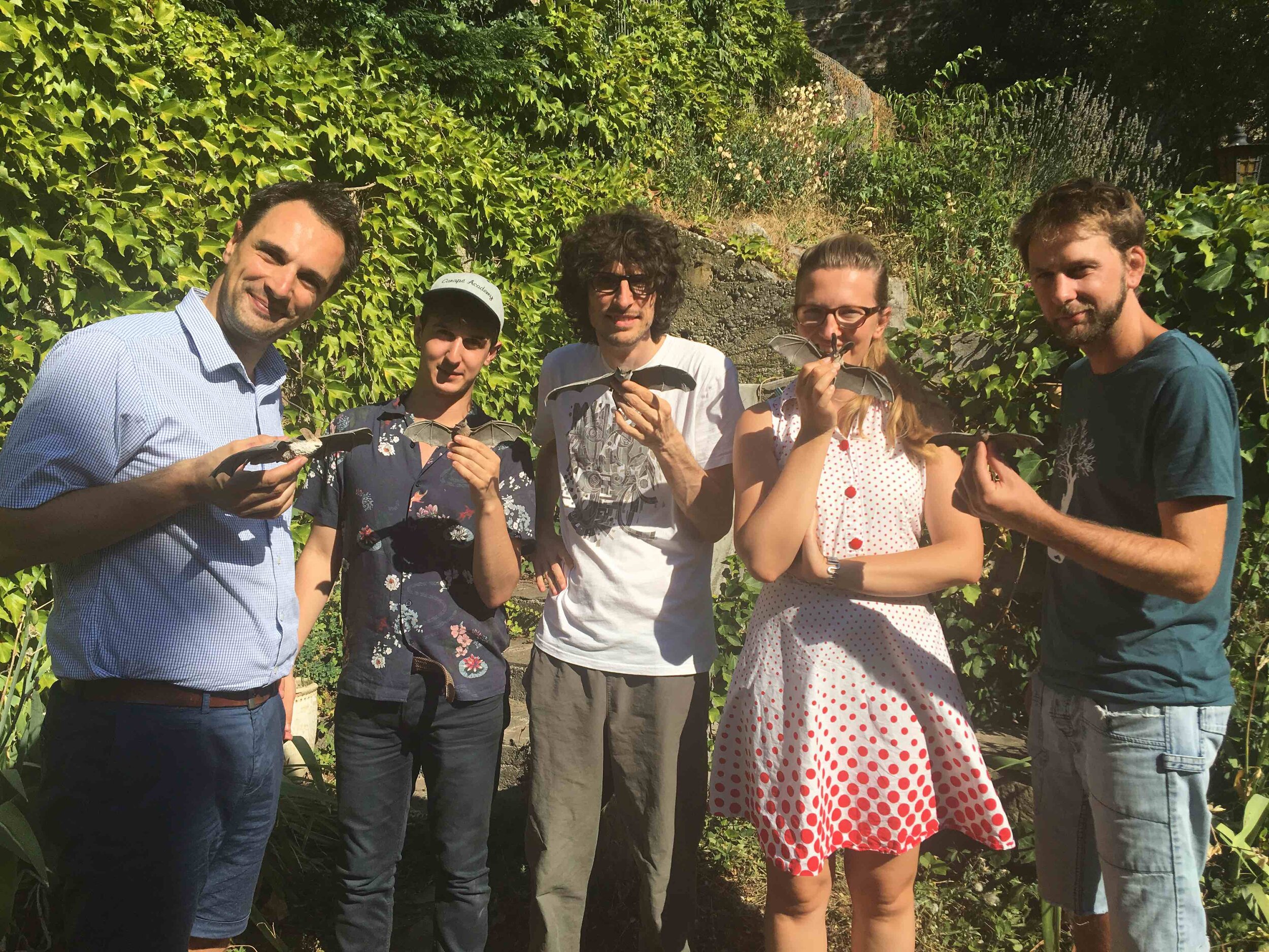 De gauche à droite, l’équipe du film “Maraude et Murphy” Pierre Dron (producteur), Lucas Ansart (animateur), Jean-Pierre Poirel (scénariste) Hélène Ducrocq (réalisatrice) et Boris Misiak (consultant naturaliste spécialiste de la chauve-souris). Créd…